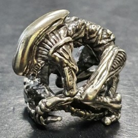 Koralik na paracord M&G Company Alien kolor srebrny LUX
